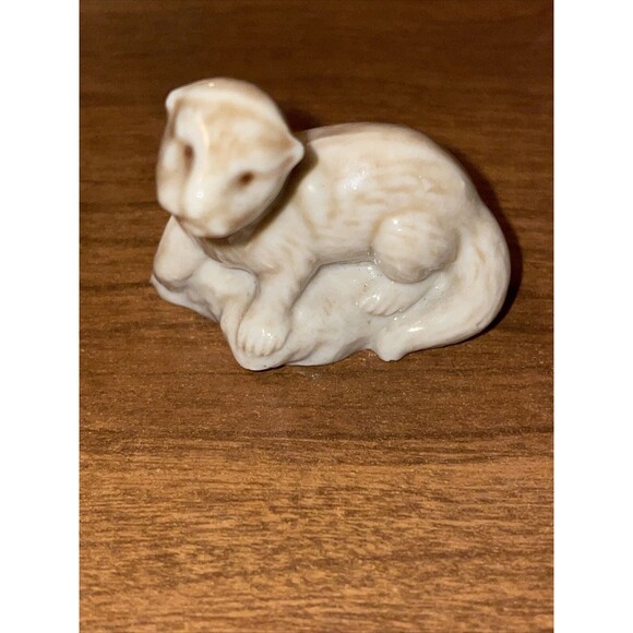 Vintage Wade Whimsies Red Rose Tea Ceramic Figurines Lot Of 3 - Picture 8 of 11